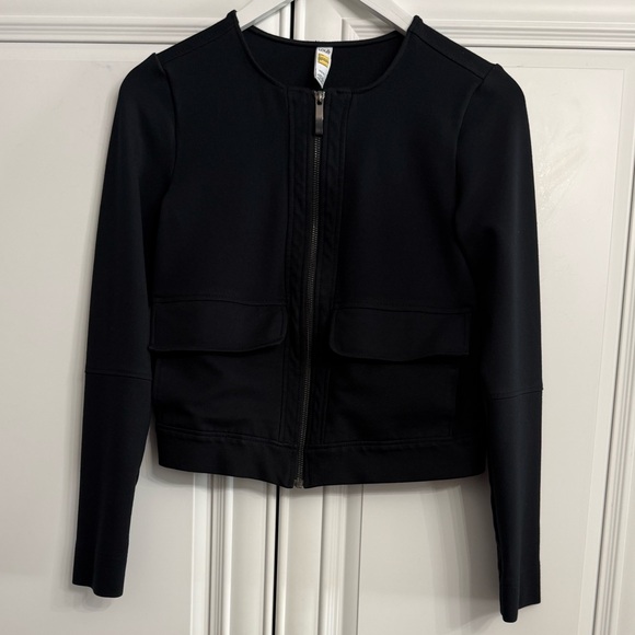 Lole Jackets & Blazers - Lole Size XS Black Crew Neck Cropped Knit Bomber Jacket Zipper and Two Pockets